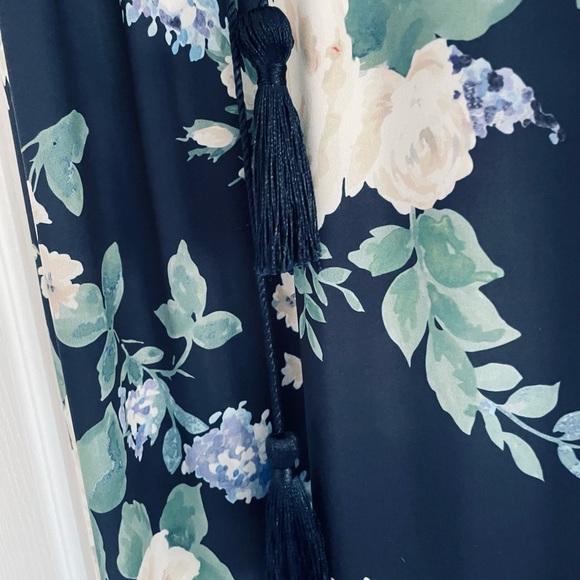 ASOS MATERNITY Curve Floral Flutter Sleeve maxi dress - Picture 8 of 8